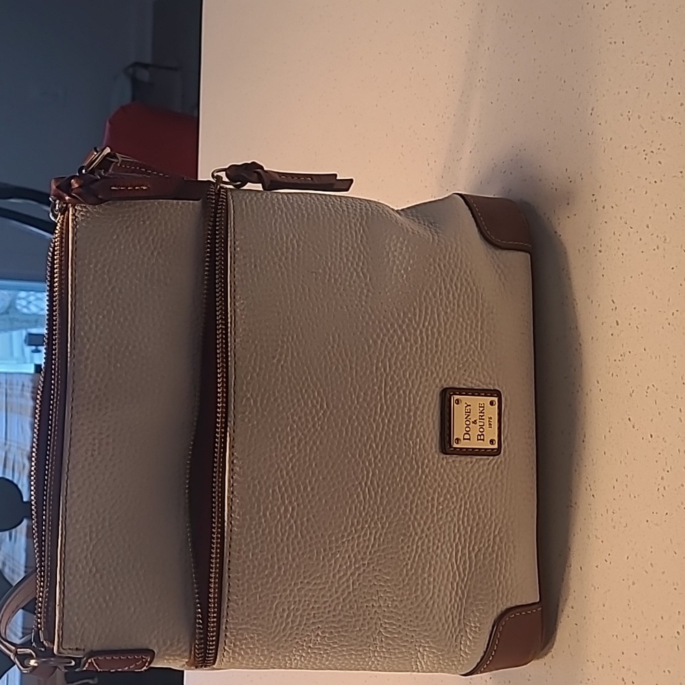 Dooney and bourke crossbody white